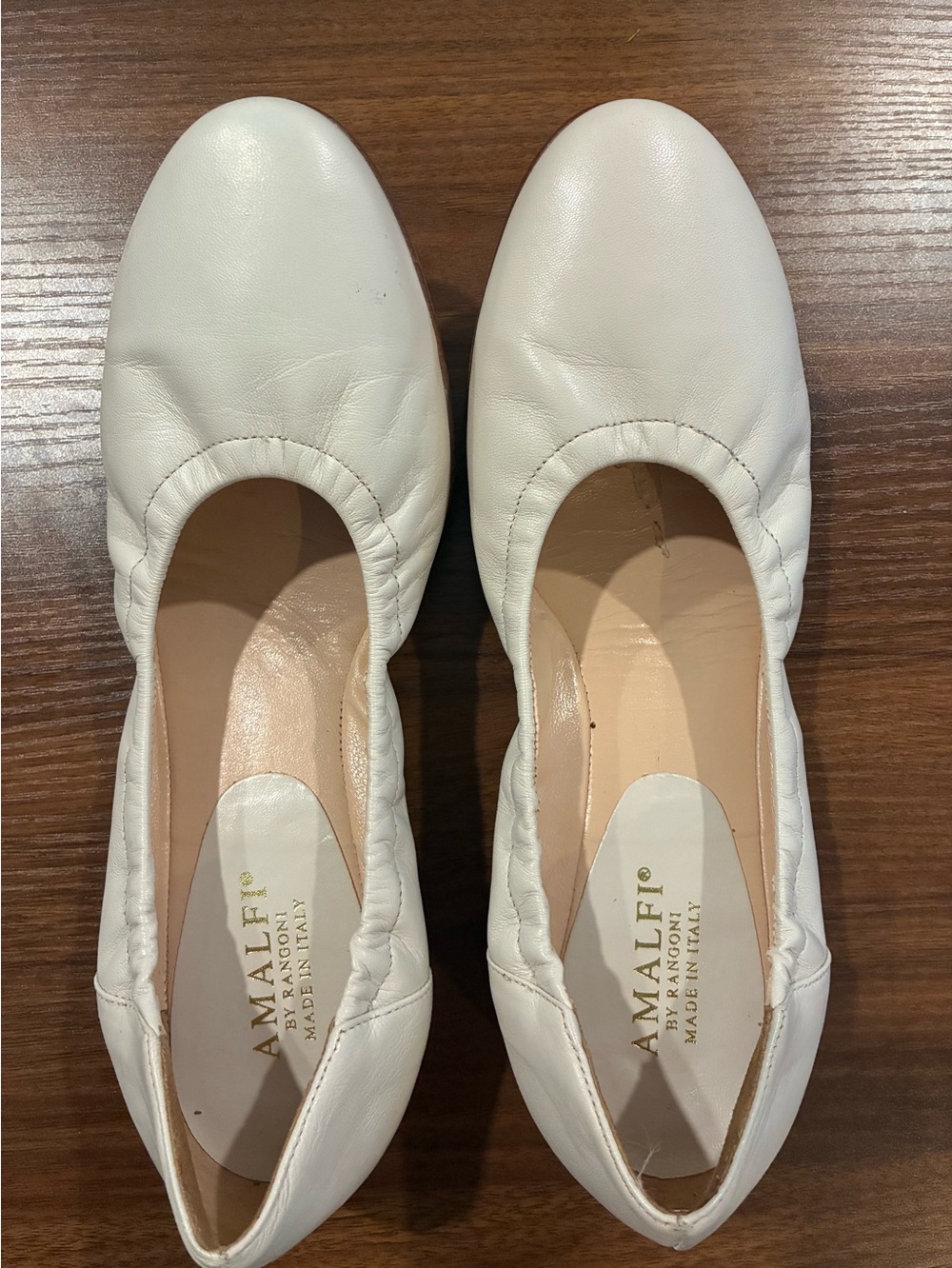 Amalfi by Rangoni Cream Leather Round-Toe Ballet Flats made in Italy